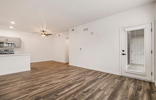 2 beds, 1 bath, 948 sqft, $1,750, Unit 173