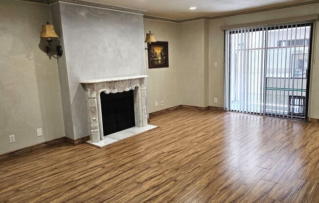 Luxurious 2 Bdr, 2 Bath Condo in Studio City