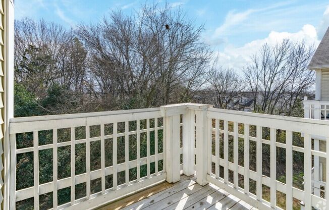 3 beds, 2 baths, 1,070 sqft, $1,400, Unit 2338J