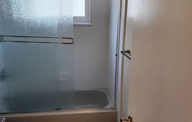 1 bed, 1 bath, $2,195, Unit 04