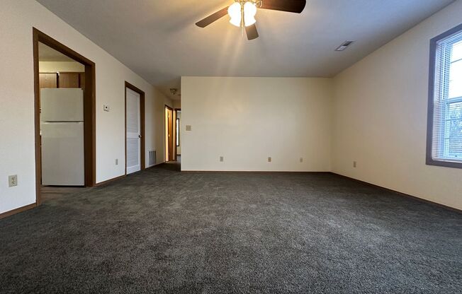 2 beds, 1 bath, 1,150 sqft, $960, Unit 3-08