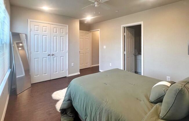 2 beds, 2 baths, $1,006, Unit 324