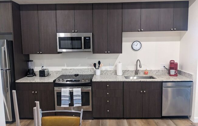 1 bed, 1 bath, 724 sqft, $1,650, Unit 5621 #101 Silverstone