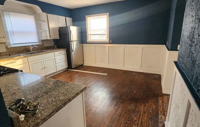 1 Bedroom With Appliances