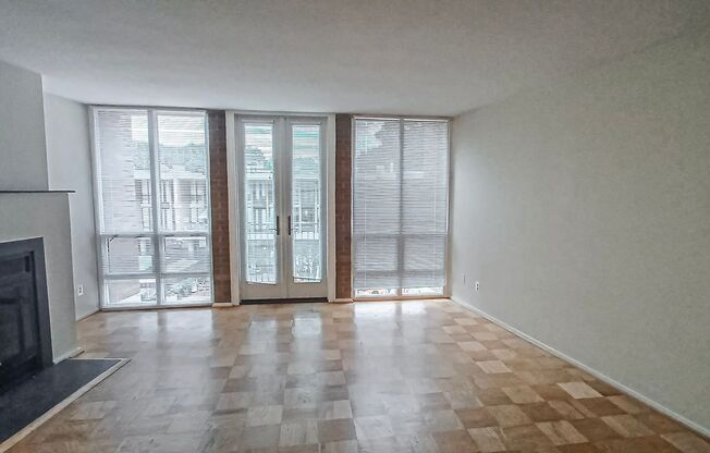 Cozy 1 Bed 1 Bath Unit With Gorgeous Views In Historic Lake Anne Of Reston