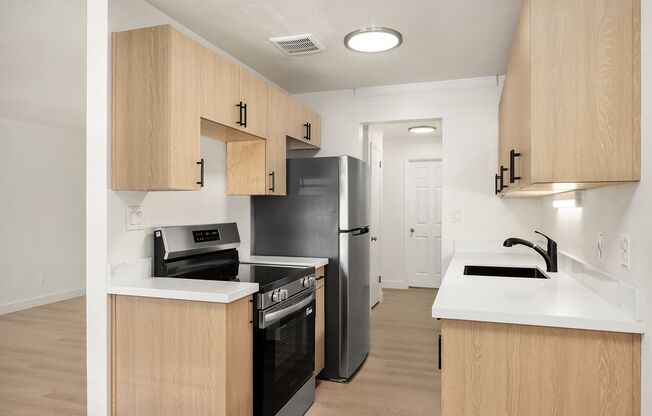 2 beds, 1 bath, 765 sqft, $1,895, Unit Unit 14