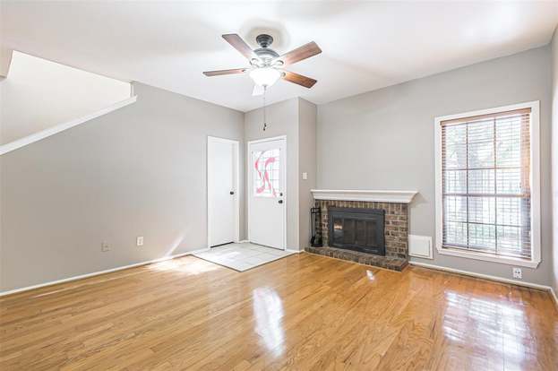 2115 WAUGH DR
