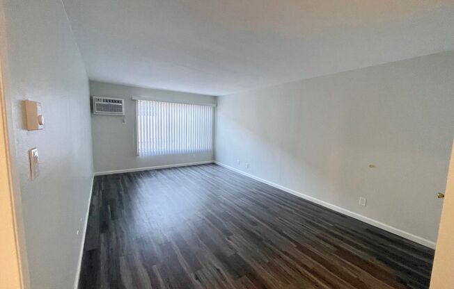 1 bed, 1 bath, $1,950, Unit 106