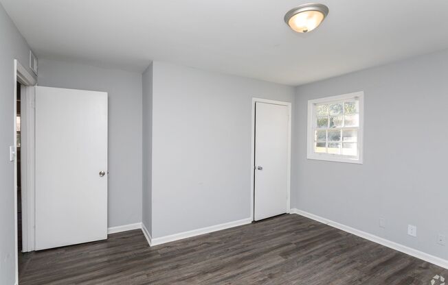 2 beds, 1 bath, 925 sqft, $899, Unit D-02