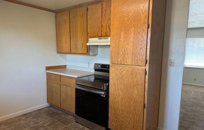 2 beds, 1 bath, $1,750