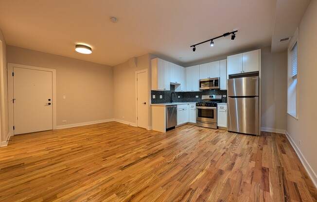 656 W WRIGHTWOOD 215