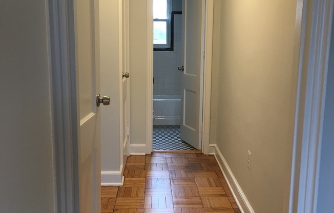1 bed, 1 bath, 700 sqft, $1,750, Unit 203