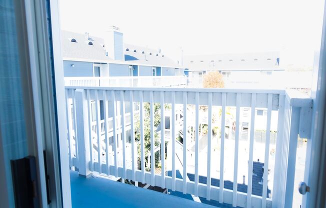 2 beds, 2 baths, 945 sqft, $2,650, Unit 57-203