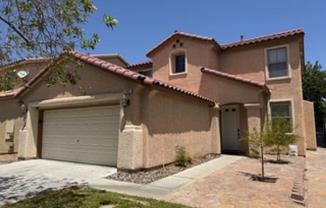 SE!! Pebble and Pollock!! Crystal Springs!!  4 Bedrooms!! BED & BATH Downstairs!!! Cover Patio in back!! Plantation Shutter Blinds T/O