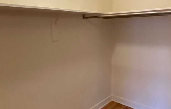 Studio, 1 bath, 320 sqft, $1,525, Unit 225-305