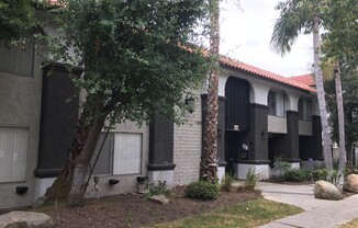 Rock Glen Villa...Gorgeous Newly Remodeled Apartments In Glendale Neighborhood!
