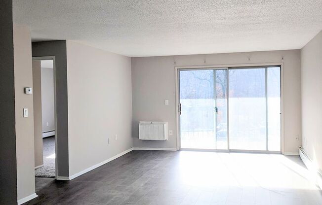 1 bed, 1 bath, 813 sqft, $1,400, Unit 6-110