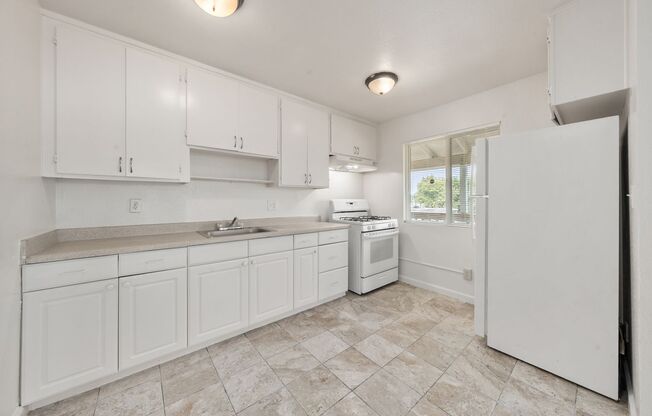 Newly renovated 2 bedroom 1 bath unit in Rio Linda