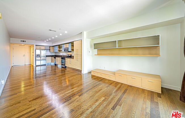 1 bed, 2 baths, 1,130 sqft, $2,700, Unit 313