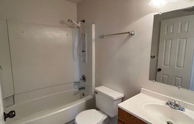 2 beds, 1 bath, $1,375