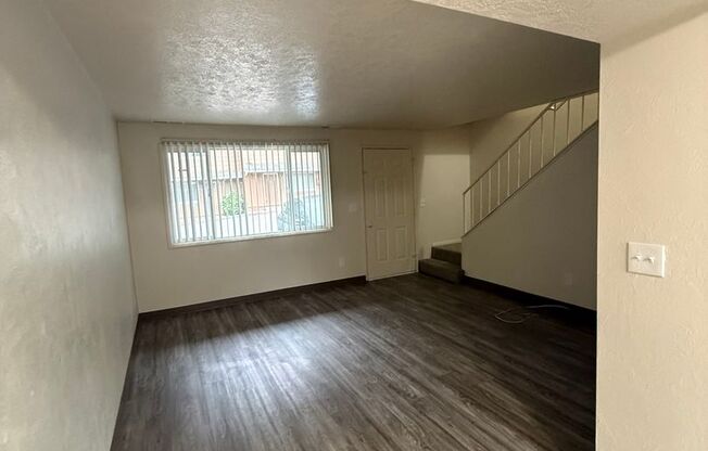 454-180 Stoneway Apartments