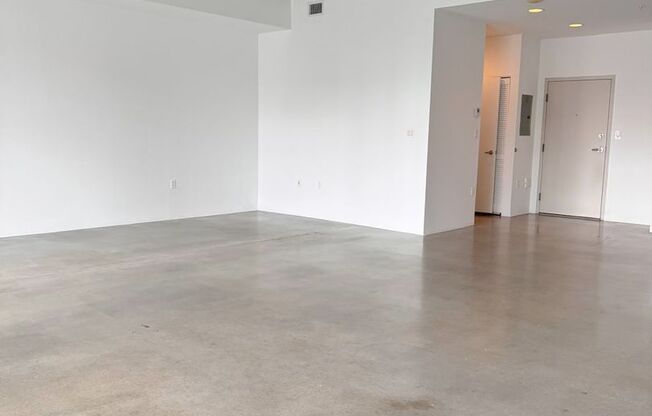 Studio, 1 bath, 962 sqft, $3,150, Unit Unit 405