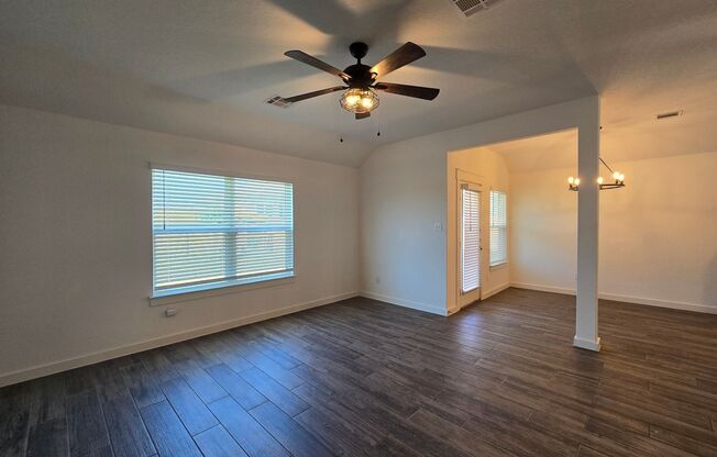 4/2/2 in Legend Point / Fridge / Washer & Dryer /  Neighborhood Pool & Playground / CISD