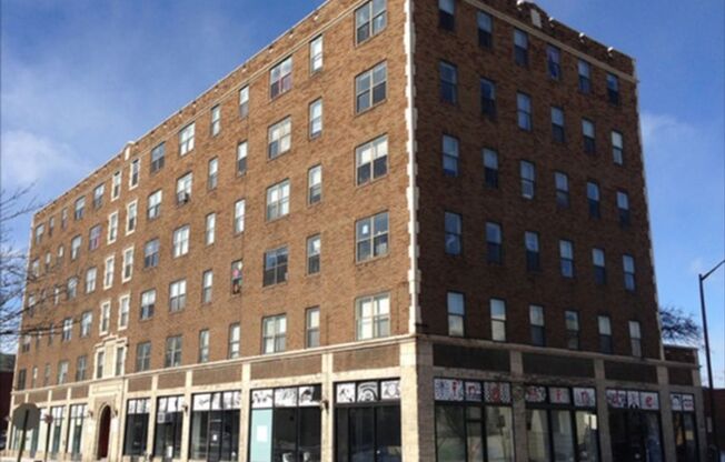 1 bed, 1 bath, 430 sqft, $793, Unit 613