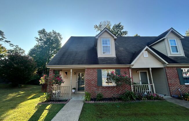 East Brainerd Townhome! 2 beds, 2 baths, garage, fenced back yard & screened porch!