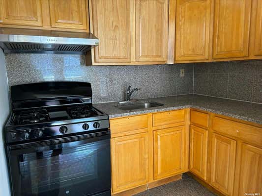 2 beds, 1 bath, $2,350, Unit 4I