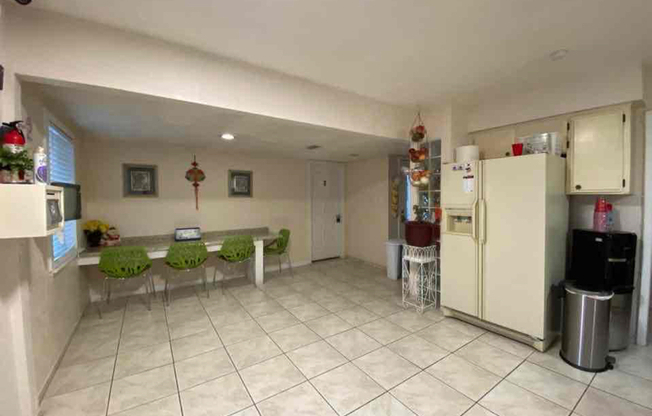 4810 EL ESCORIAL DR