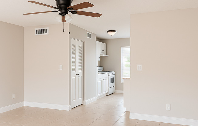 Studio, 1 bath, 450 sqft, $1,550, Unit 306