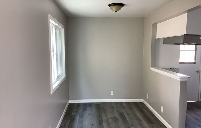 5712-18/S Priory St.