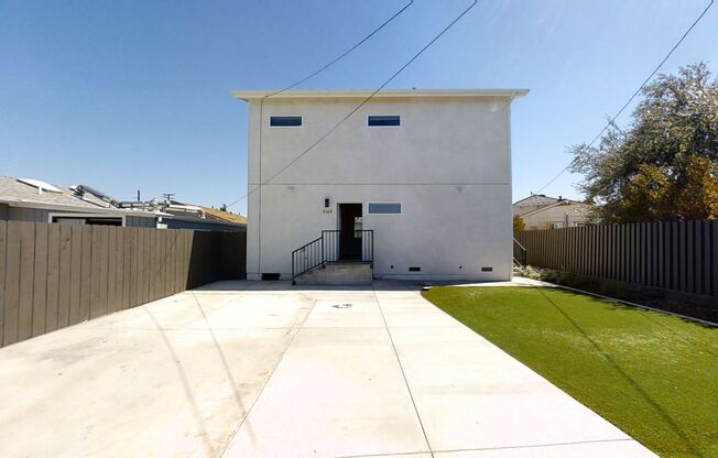 4BD/2BA, Great Outdoor Space!