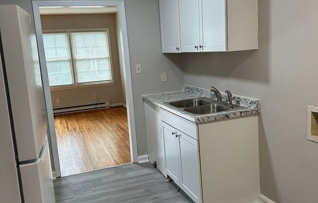 1 bed, 1 bath, 587 sqft, $950