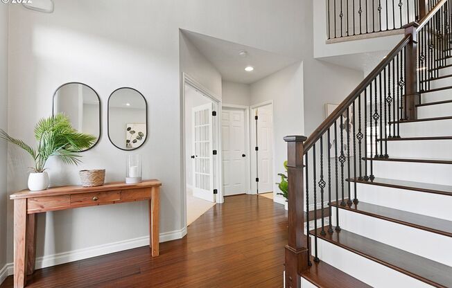 Stunning 4-Bedroom Hillsboro Home with Bonus Room, Den & RV Parking