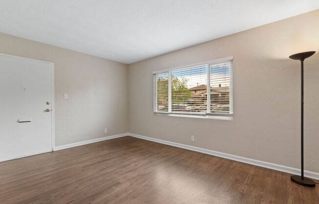 1 bed, 1 bath, 600 sqft, $1,475, Unit 702 MC