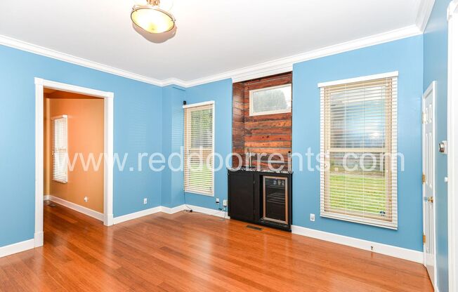 2 beds, 1.5 baths, 1,167 sqft, $1,695, Unit 1332A N College Ave