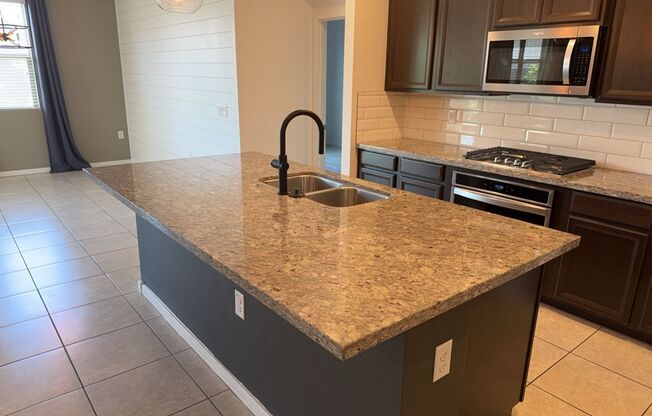 GORGEOUS MARLEY PARK 4 BEDROOM WITH TURF BACKYARD, COMM POOL/SPLASH PAD, PARKS, SPORT COURT
