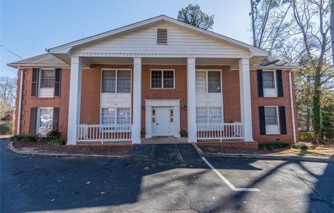 135 E Hill St.