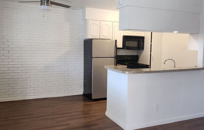 Look and Lease special for $1199!