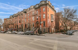 3 beds, 2.5 baths, 1,800 sqft, $7,900, Unit PH