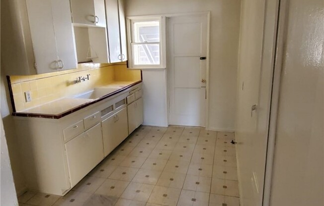 1 bed, 1 bath, 446 sqft, $1,800, Unit 107