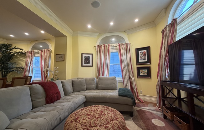 1059 LEAVENWORTH