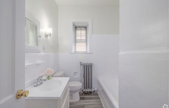 2 beds, 1 bath, 750 sqft, $1,319, Unit W104