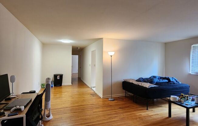 2 beds, 1 bath, 874 sqft, $1,445, Unit C-22