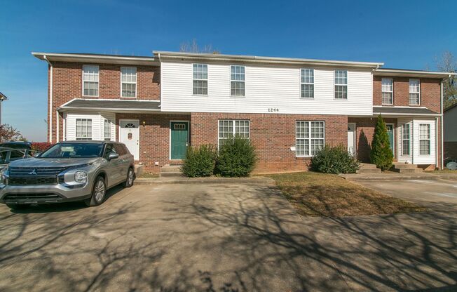 1244 Parkway Pl For Rent
