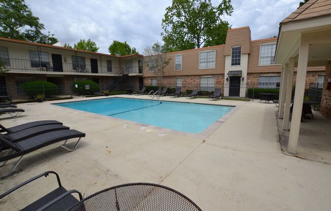 Bienville Towers Condo near 1-10 & College; newly renovated 1 bedroom, 1 bath condo