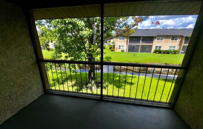 2 Bedroom 2 Bath Hawthorne Village Condo near FL Mall!