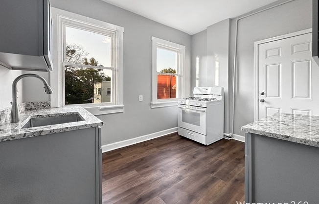 1840 W 65 ST